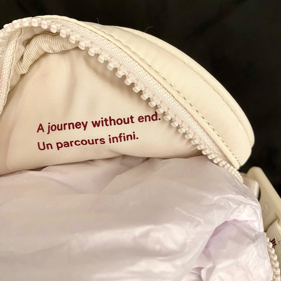 Lululemon Team Canada 22 Future Legacy Crossbody Bag - Picture 11 of 13